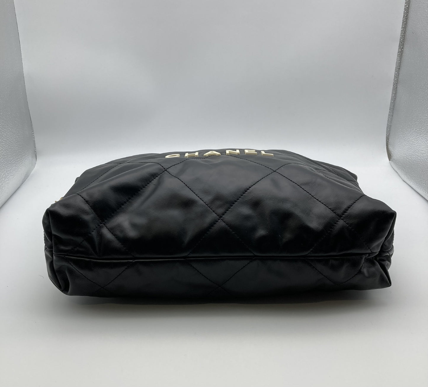 CHANEL 22 Black W35 Serial LEJ7CHGE Shoulder Bag