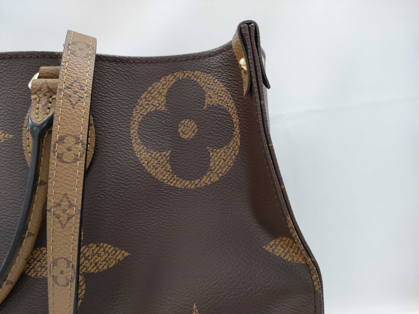 LOUIS VUITTON Giant On the Go GM Tote Bag