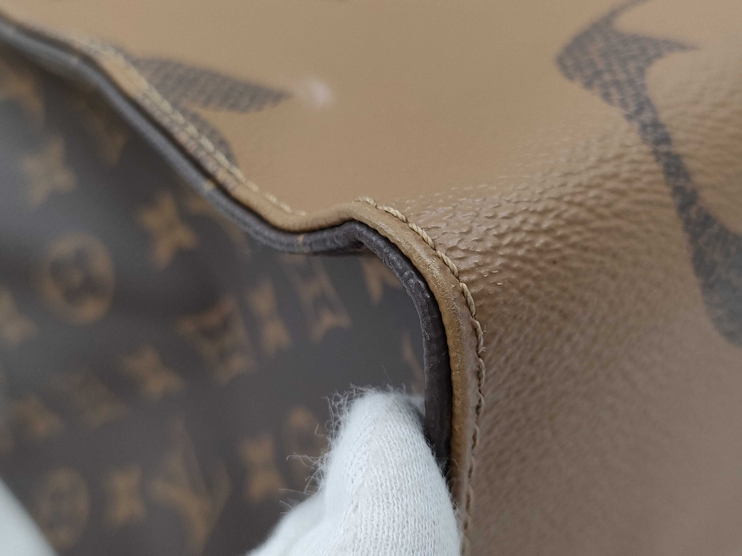 LOUIS VUITTON Giant On the Go GM Tote Bag
