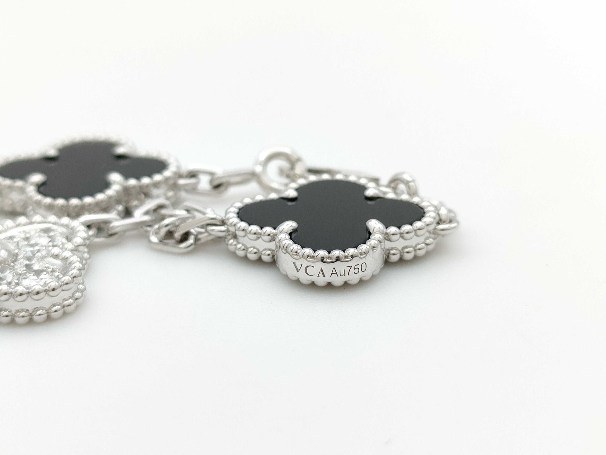 Van Cleef&Arpels Vintage Alhambra 5P Onyx Diamond WG Au750 12.7g Bracelet Bangle