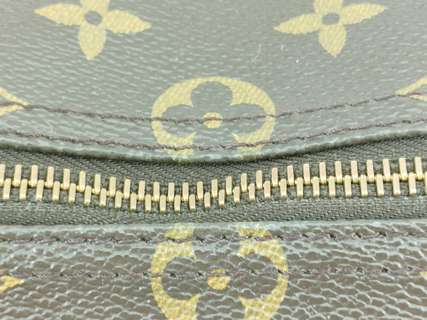 LOUIS VUITTON Speedy 35 Handbag