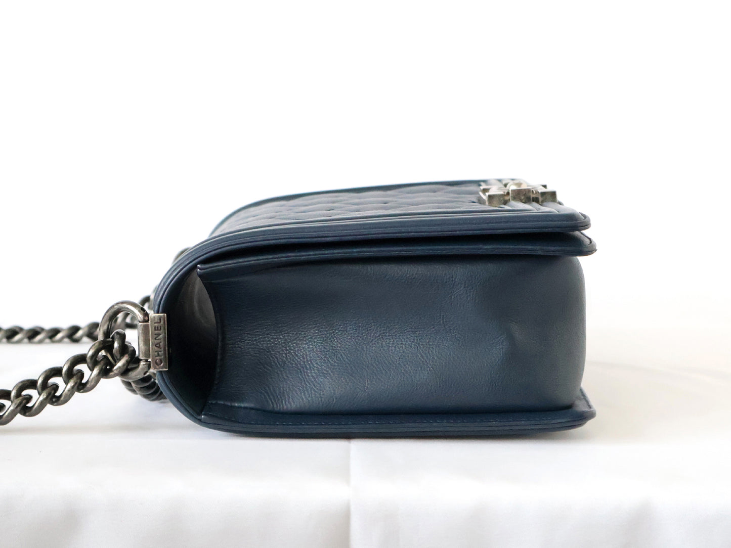 CHANEL Seal 18 Series Boy Chanel Matelasse Lambskin Chain Shoulder Bag Navy