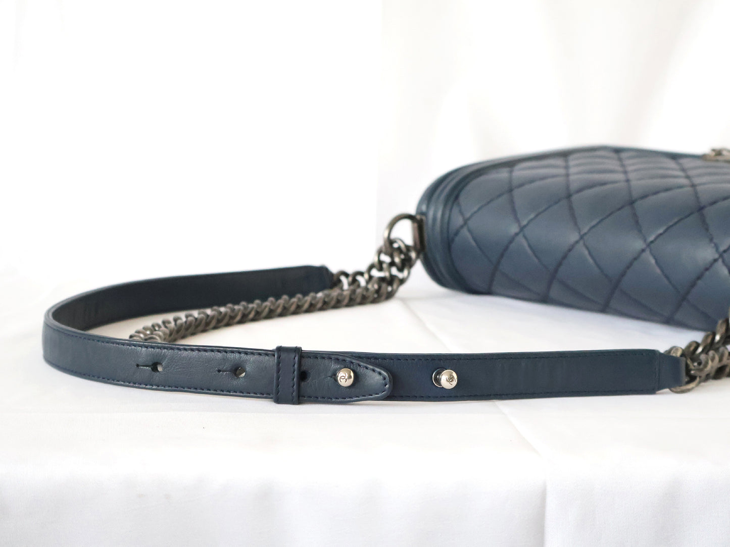 CHANEL Seal 18 Series Boy Chanel Matelasse Lambskin Chain Shoulder Bag Navy