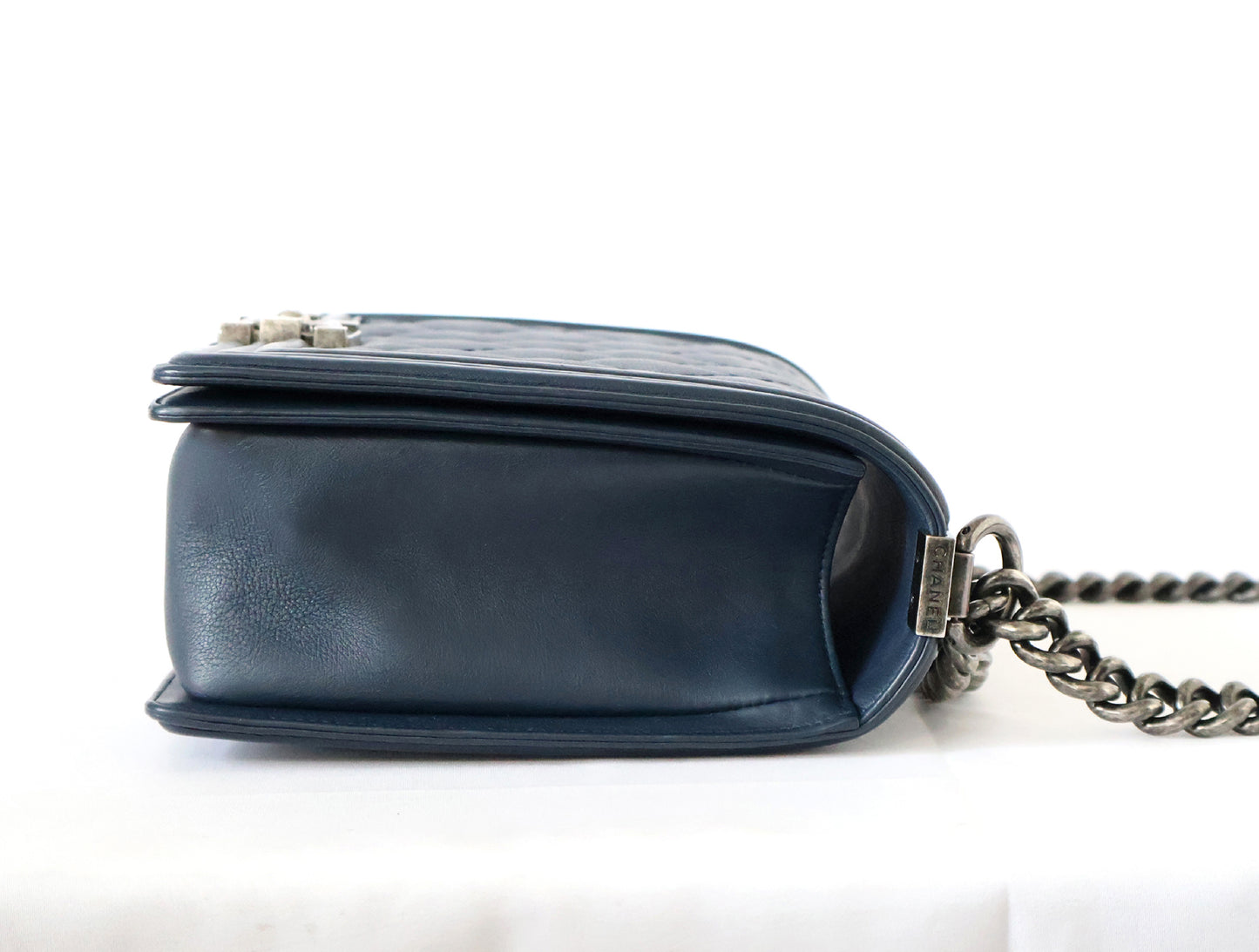 CHANEL Seal 18 Series Boy Chanel Matelasse Lambskin Chain Shoulder Bag Navy