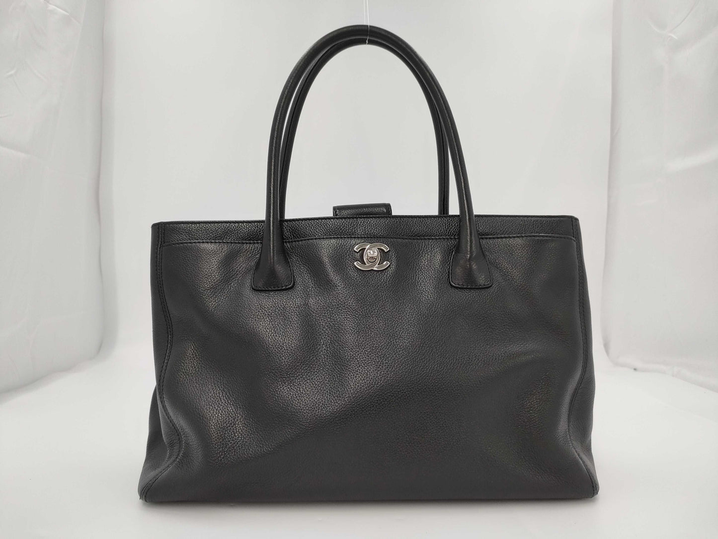 CHANEL Caviar Executive Tote Bag