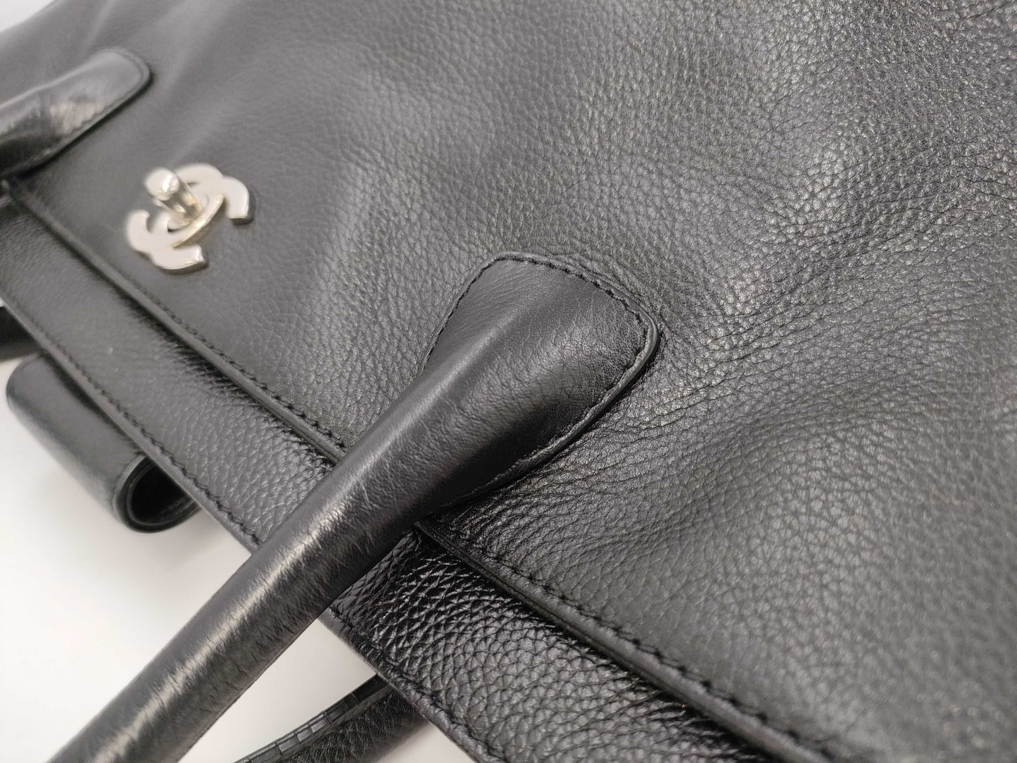 CHANEL Caviar Executive Tote Bag