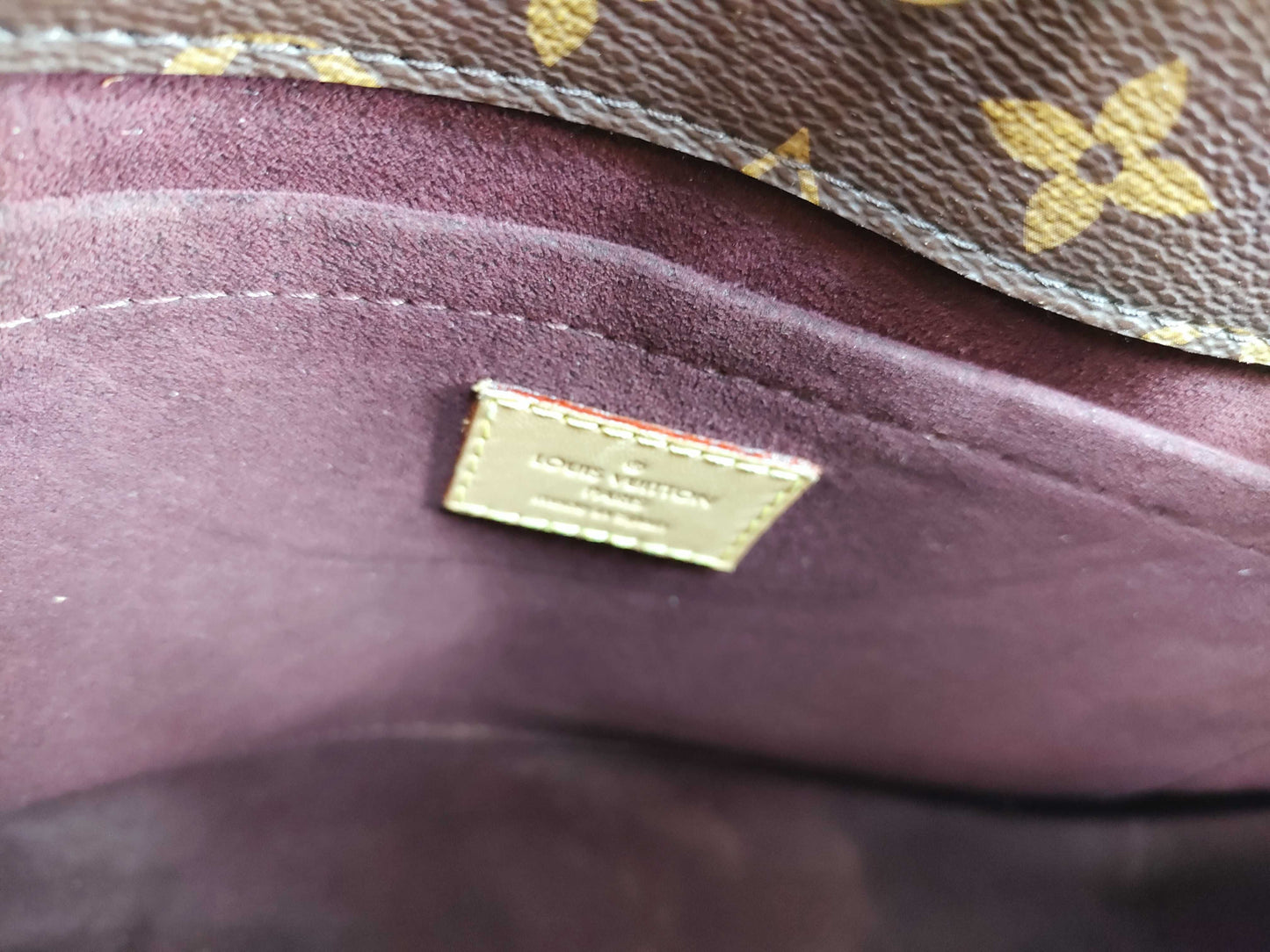LOUIS VUITTON Louis Vuitton Montaigne Bag Handbag