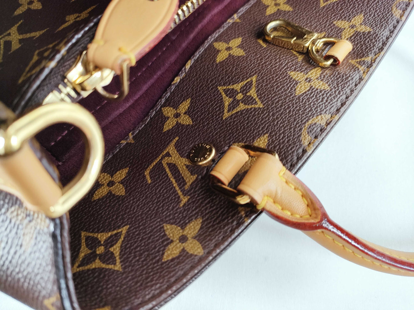 LOUIS VUITTON Louis Vuitton Montaigne Bag Handbag