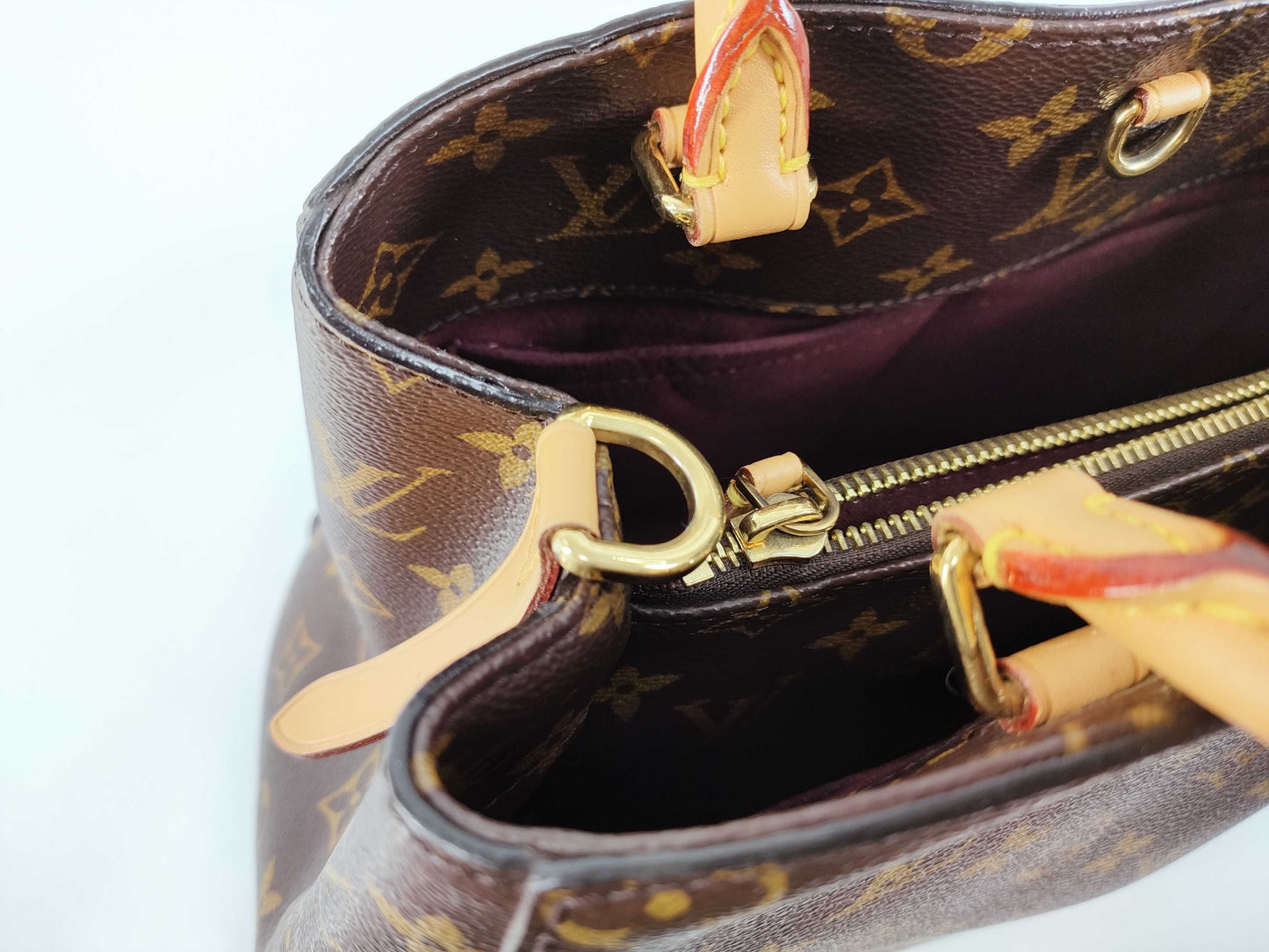 LOUIS VUITTON Louis Vuitton Montaigne Bag Handbag