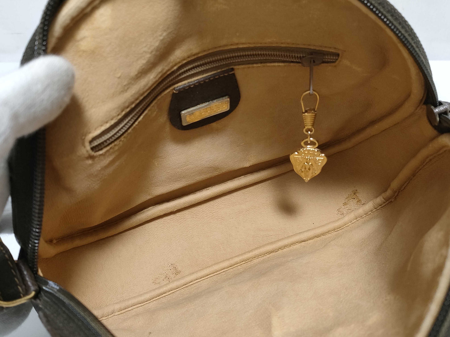 GUCCI GG Supreme Shoulder Bag
