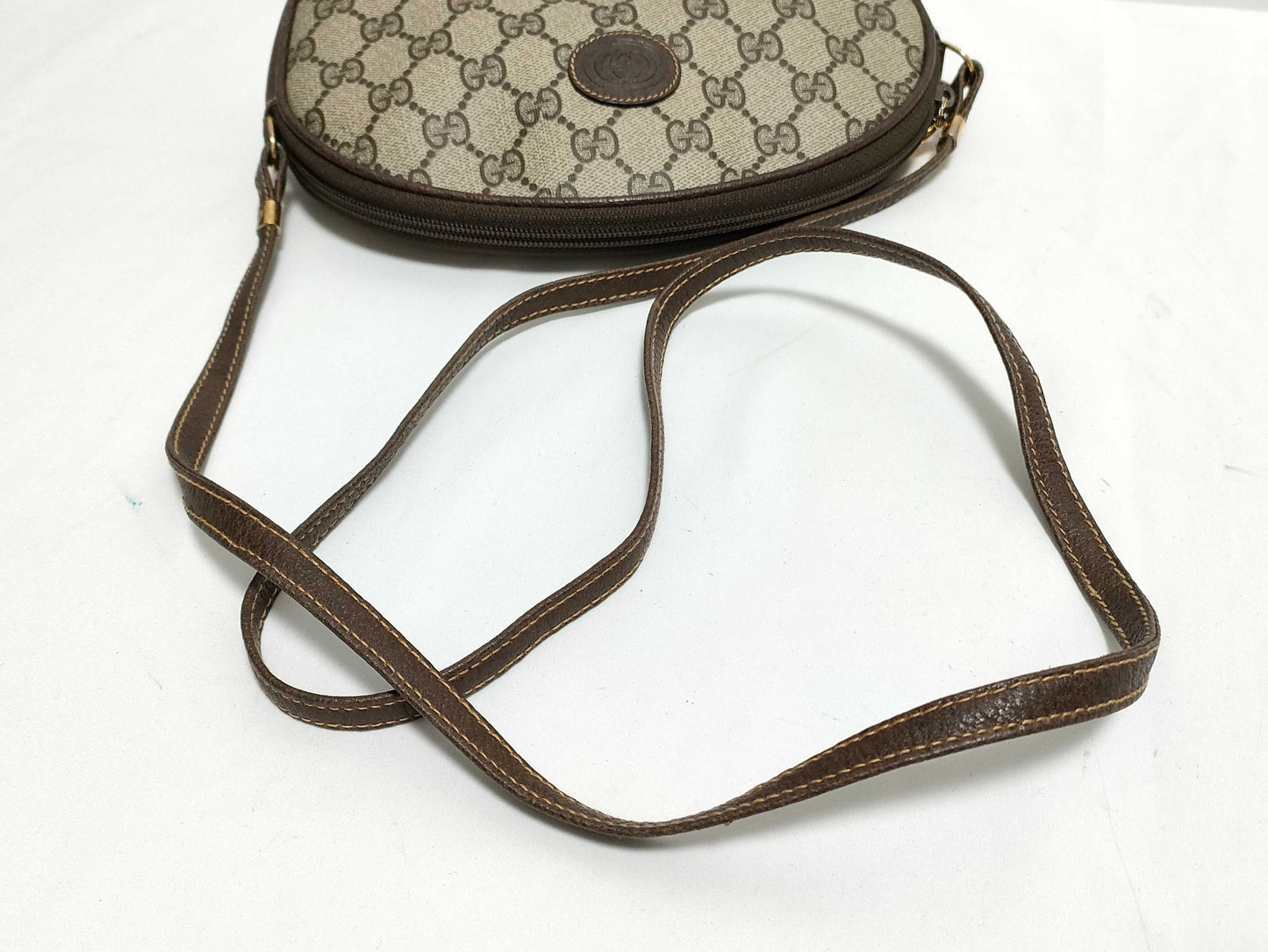 GUCCI GG Supreme Shoulder Bag