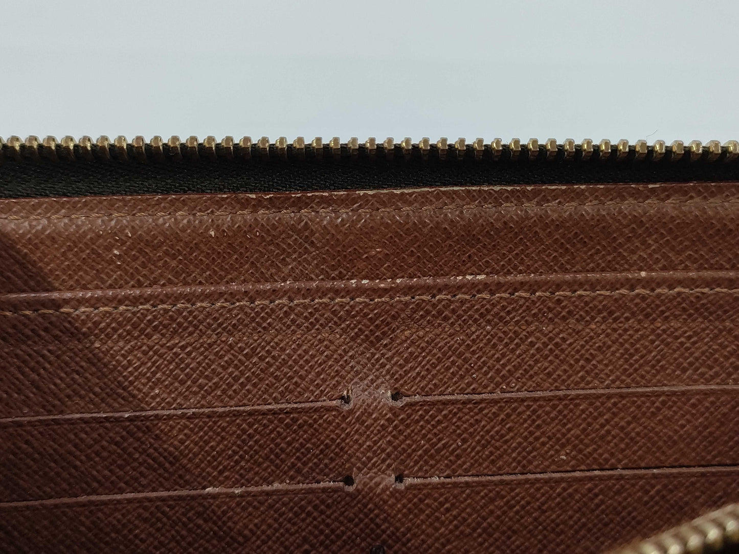 LOUIS VUITTON Monogram Zippy Wallet