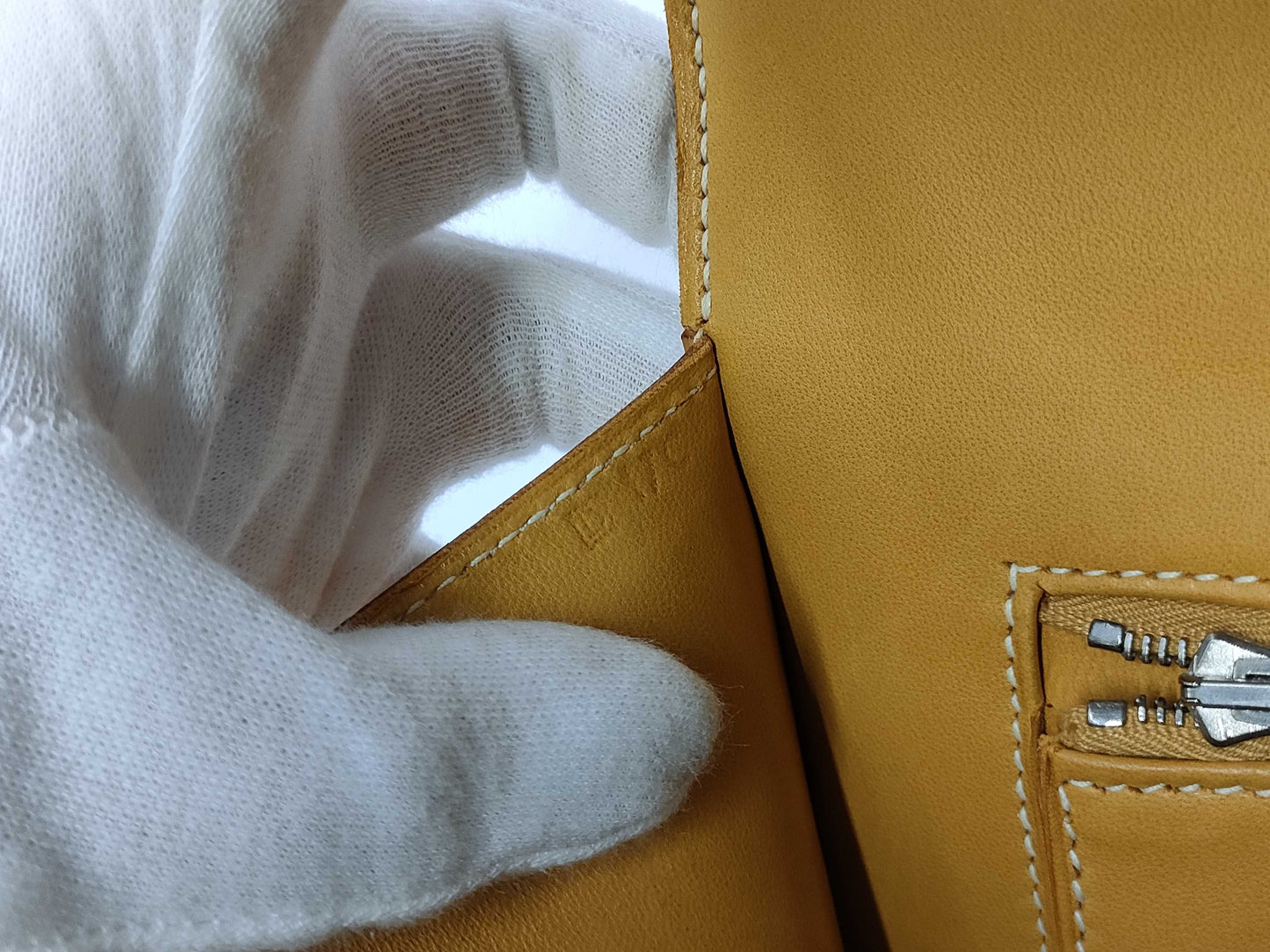 HERMES Constance 24 Swift Biscuit Shoulder Bag with D Stamp