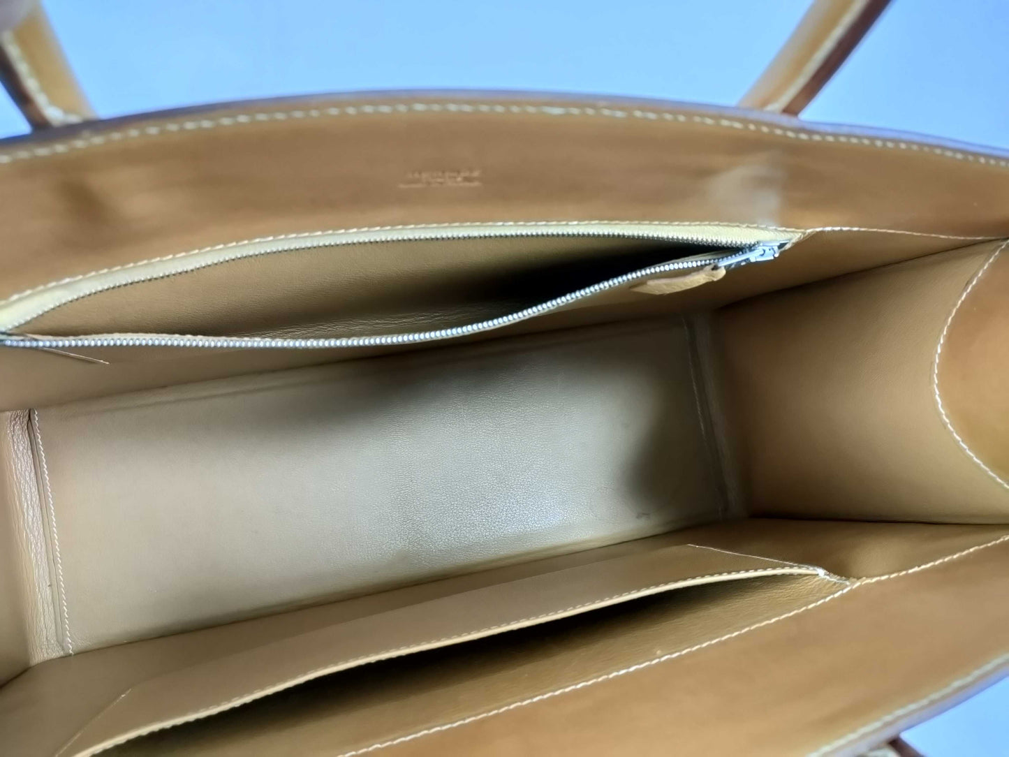 HERMES White Bass GM Handbag, Brown, D Stamp