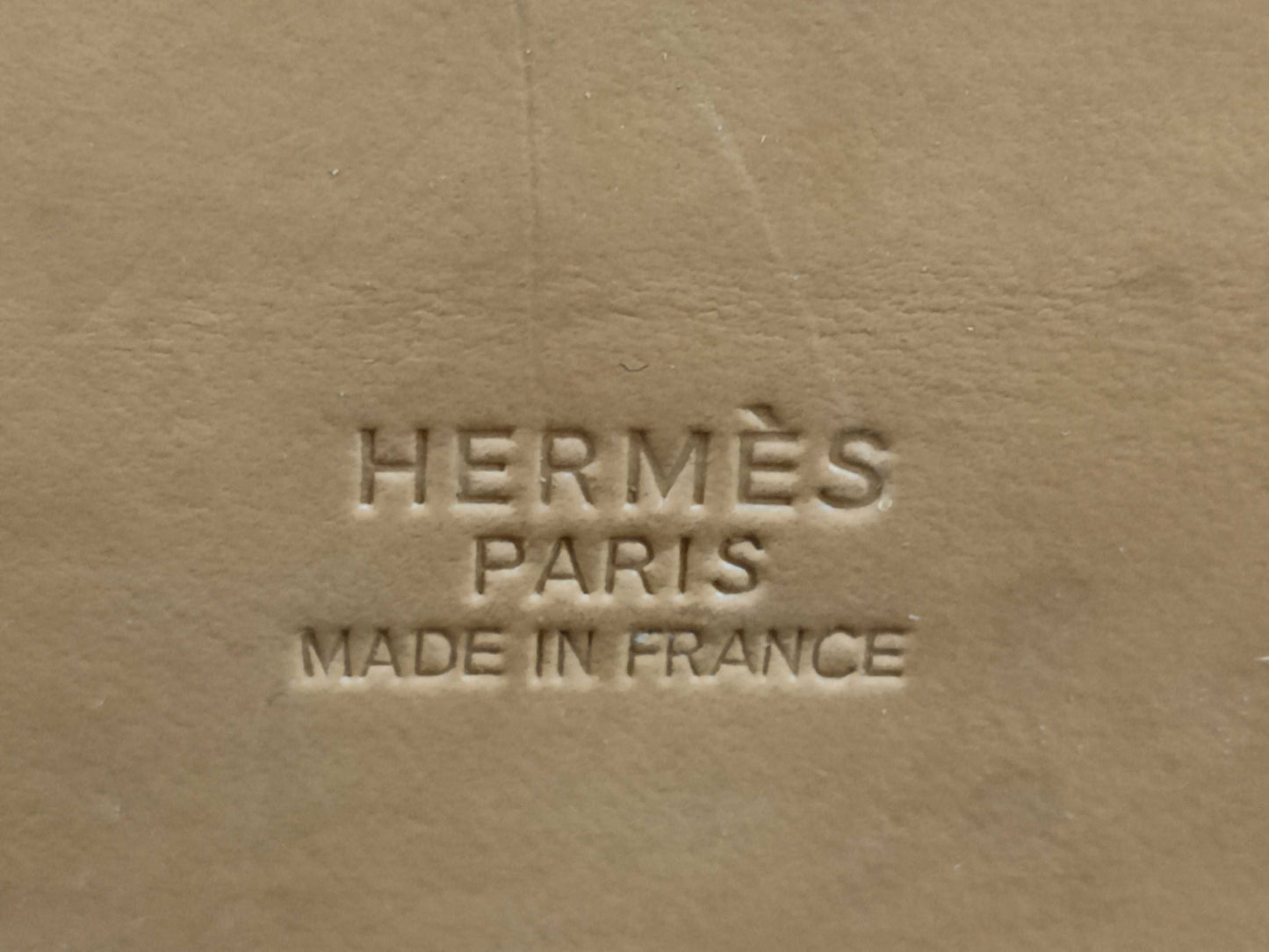 HERMES White Bass GM Handbag, Brown, D Stamp
