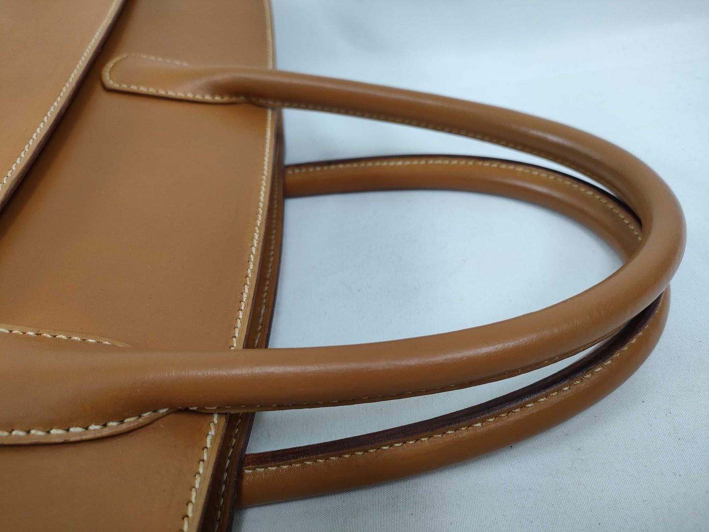 HERMES White Bass GM Handbag, Brown, D Stamp