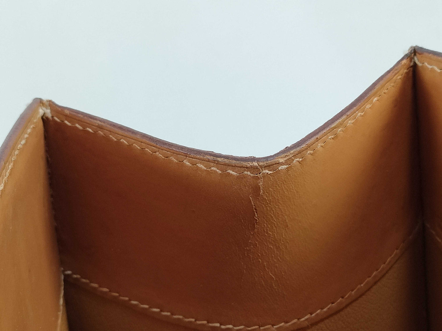 HERMES White Bass GM Handbag, Brown, D Stamp