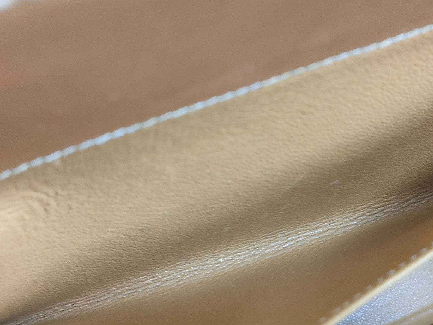 HERMES White Bass GM Handbag, Brown, D Stamp