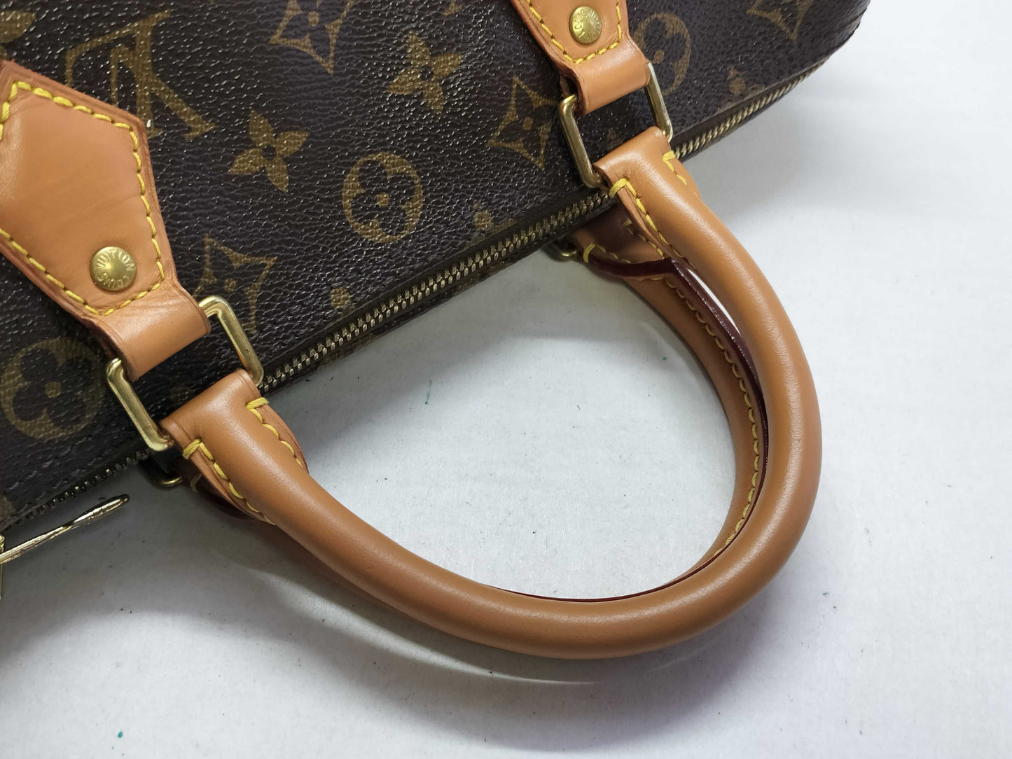 LOUIS VUITTON Louis Vuitton Speedy 30 Handbag