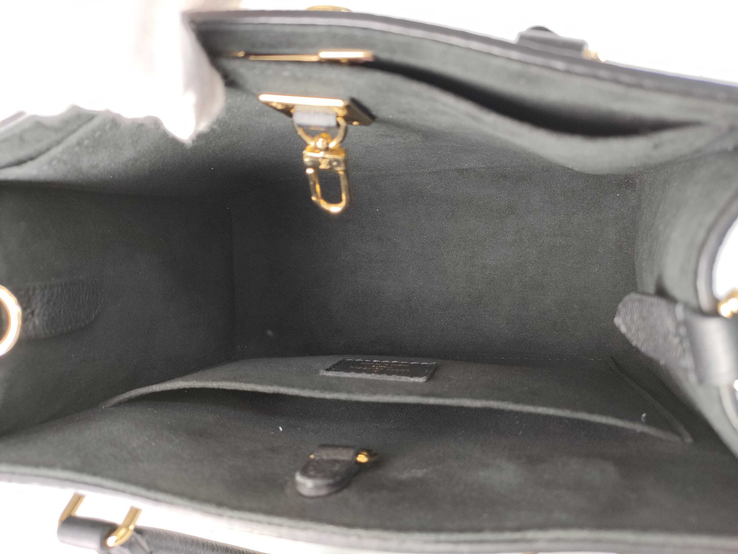 LOUIS VUITTON M22311 Vuitton Lock & Go Lock Me Handbag