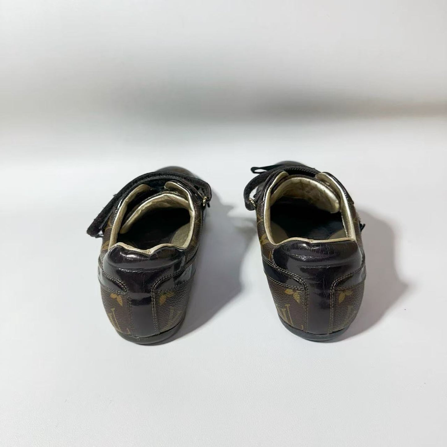 LOUIS VUITTON Monogram 37 1/2 Sneakers