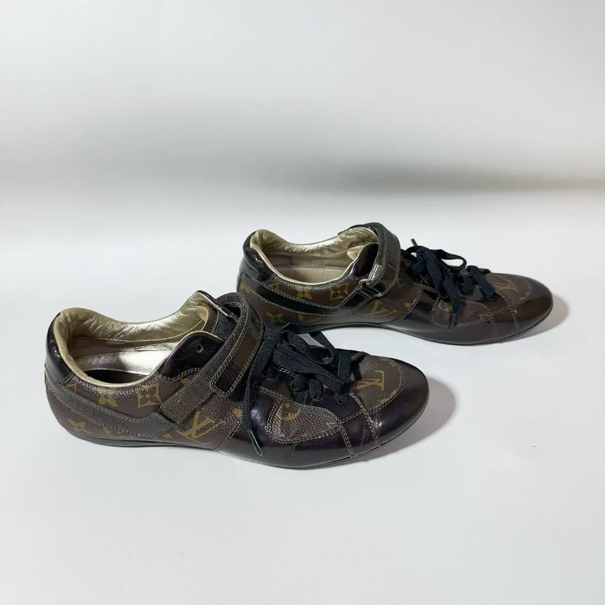 LOUIS VUITTON Monogram 37 1/2 Sneakers