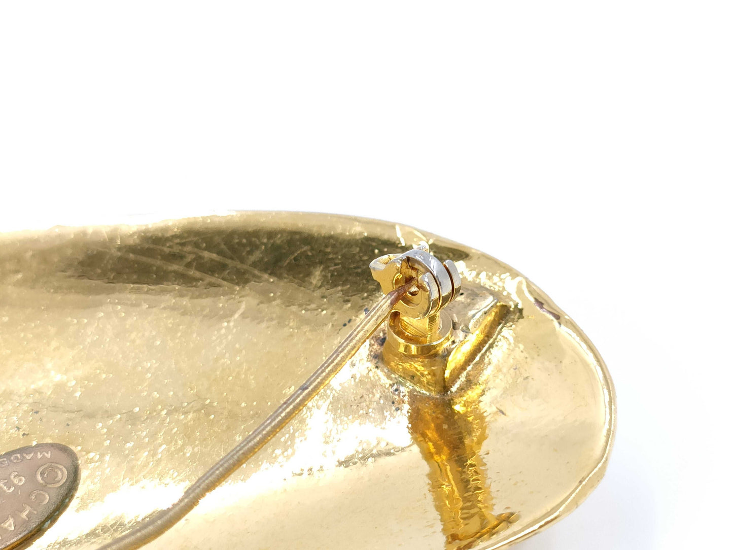 CHANEL Heart Gold BR Brooch