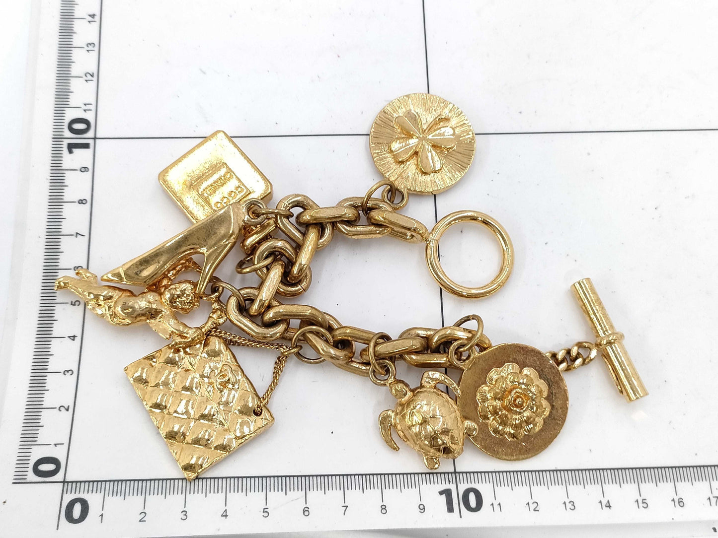 CHANEL Icon Gold BL Bracelet/Bangle