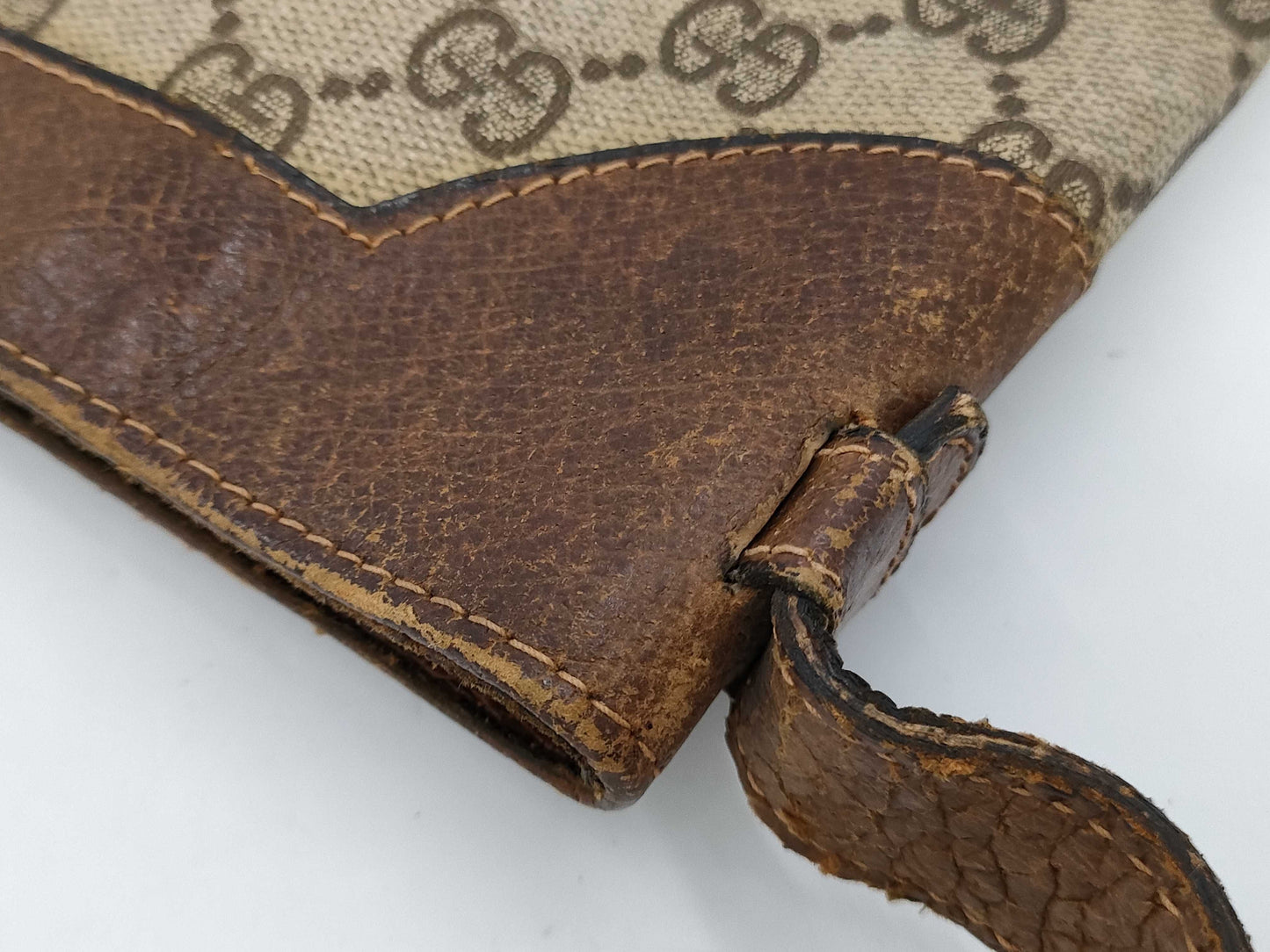 GUCCI GG Supreme Sherry Shoulder Bag