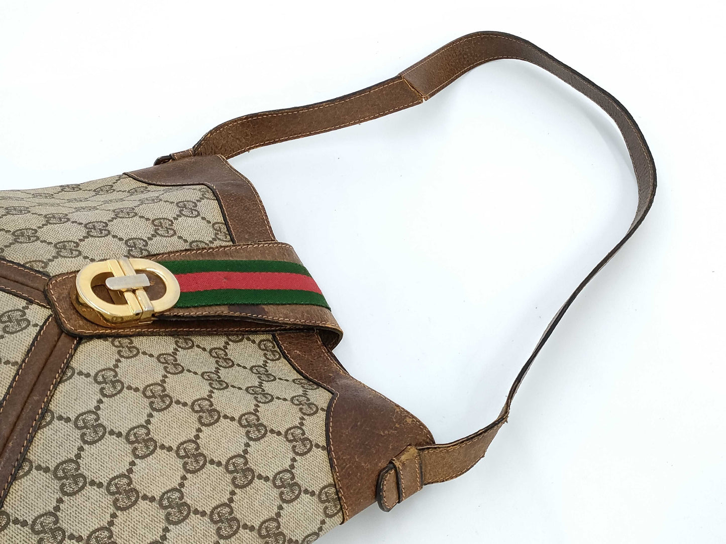 GUCCI GG Supreme Sherry Shoulder Bag