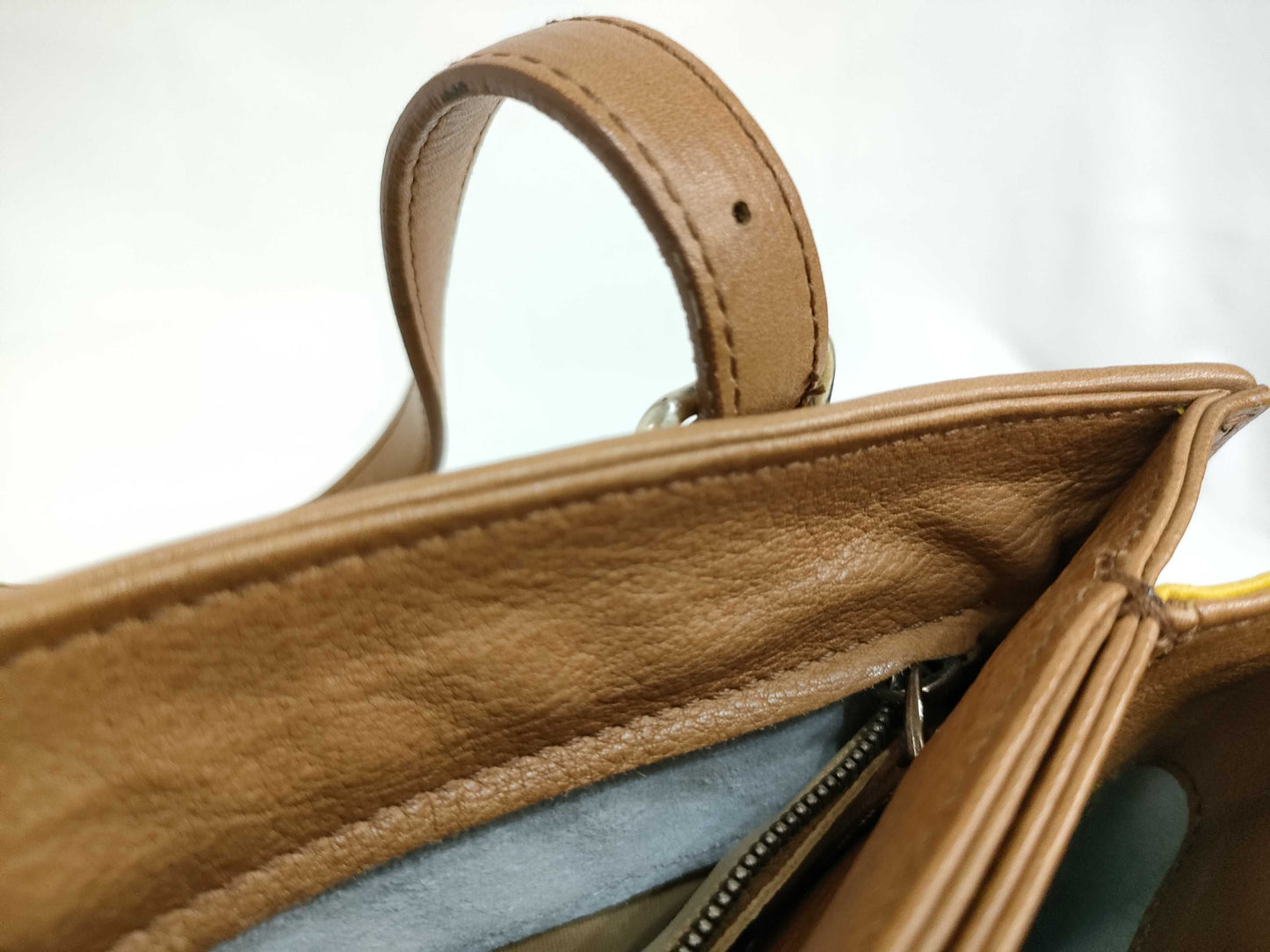 BOTTEGA VENETA Intrecciato Leather Handbag Two-Tone Handbag