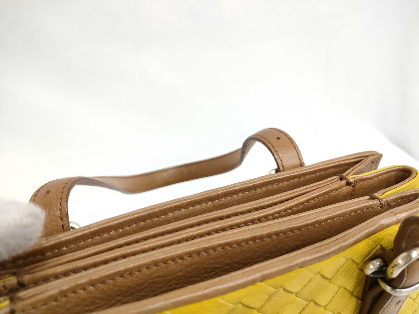 BOTTEGA VENETA Intrecciato Leather Handbag Two-Tone Handbag