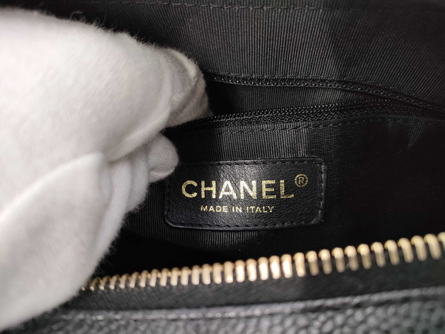 CHANEL Crescent Moon One-Shoulder Caviar Black GP Shoulder Bag
