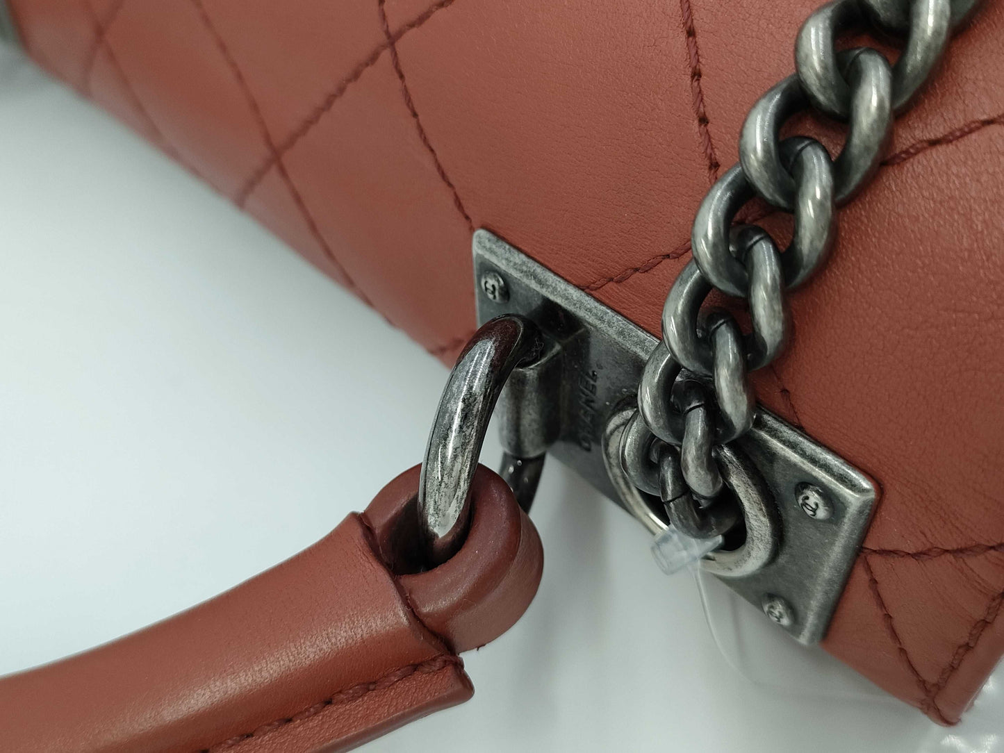 CHANEL Leather Handbag 22217391