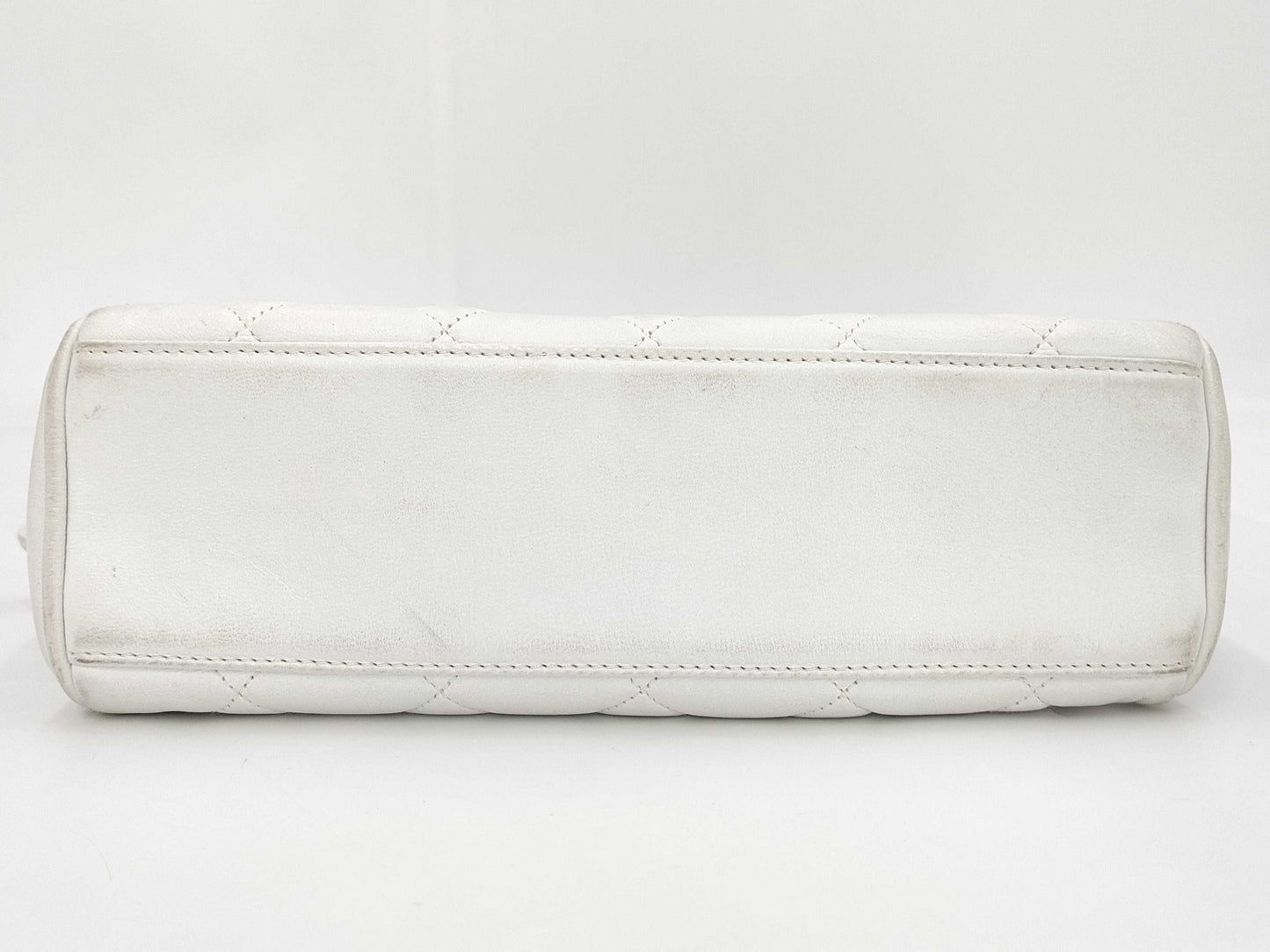 CHANEL Matelasse Hand White 2403494 Handbag