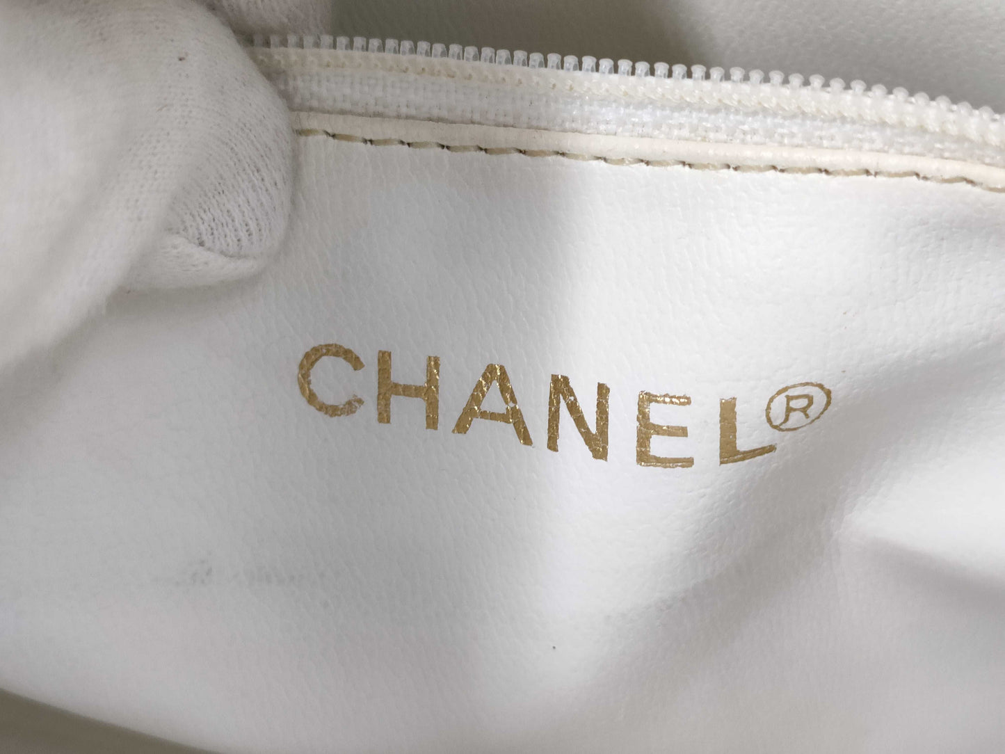 CHANEL Matelasse Hand White 2403494 Handbag
