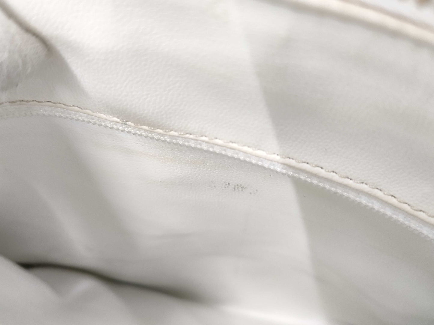 CHANEL Matelasse Hand White 2403494 Handbag