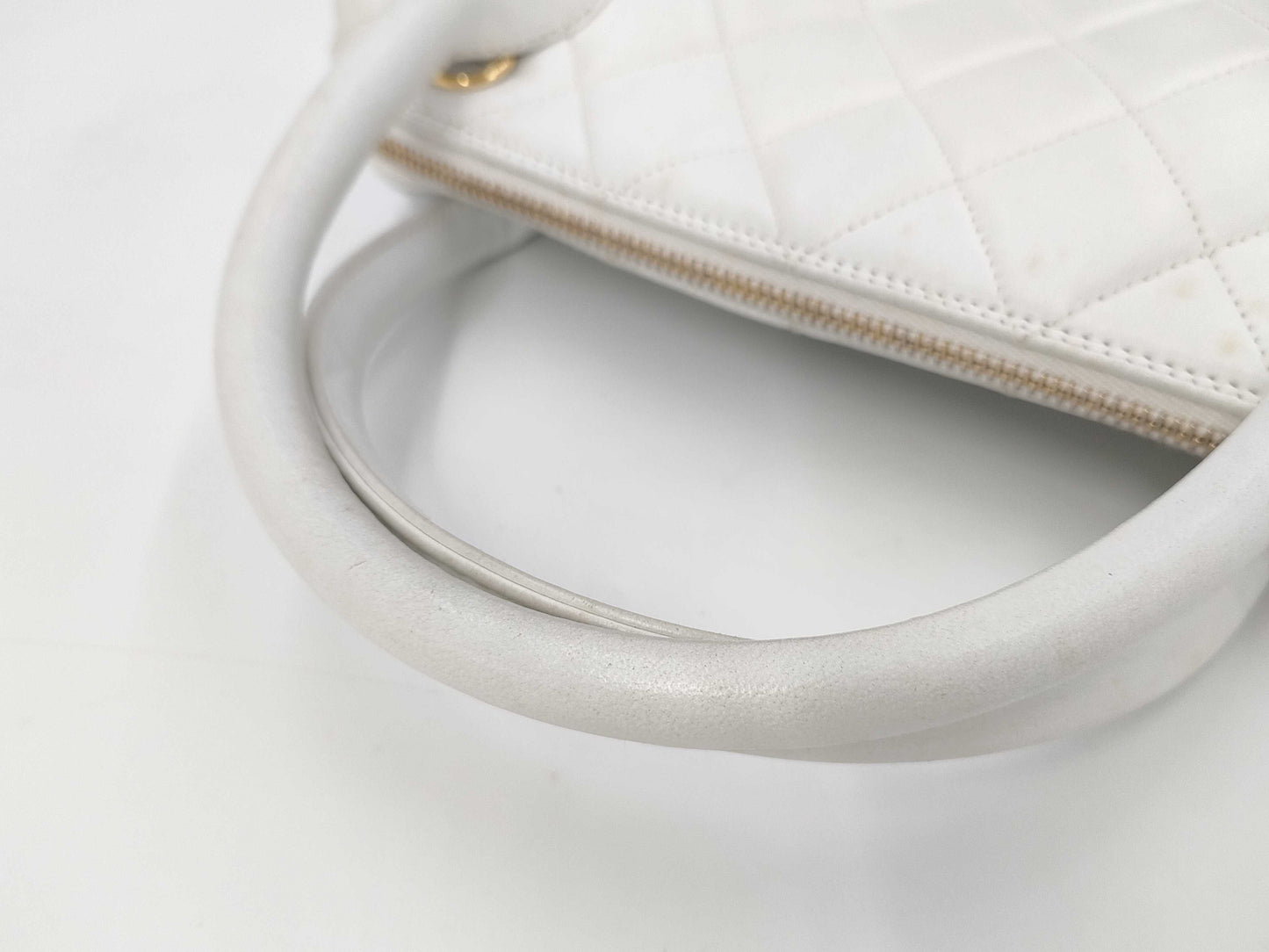 CHANEL Matelasse Hand White 2403494 Handbag