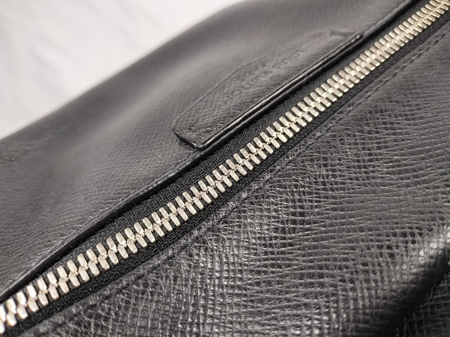 LOUIS VUITTON Taiga Outdoor Messenger PM M33435 FO1168 Black RFID Enabled Shoulder Bag