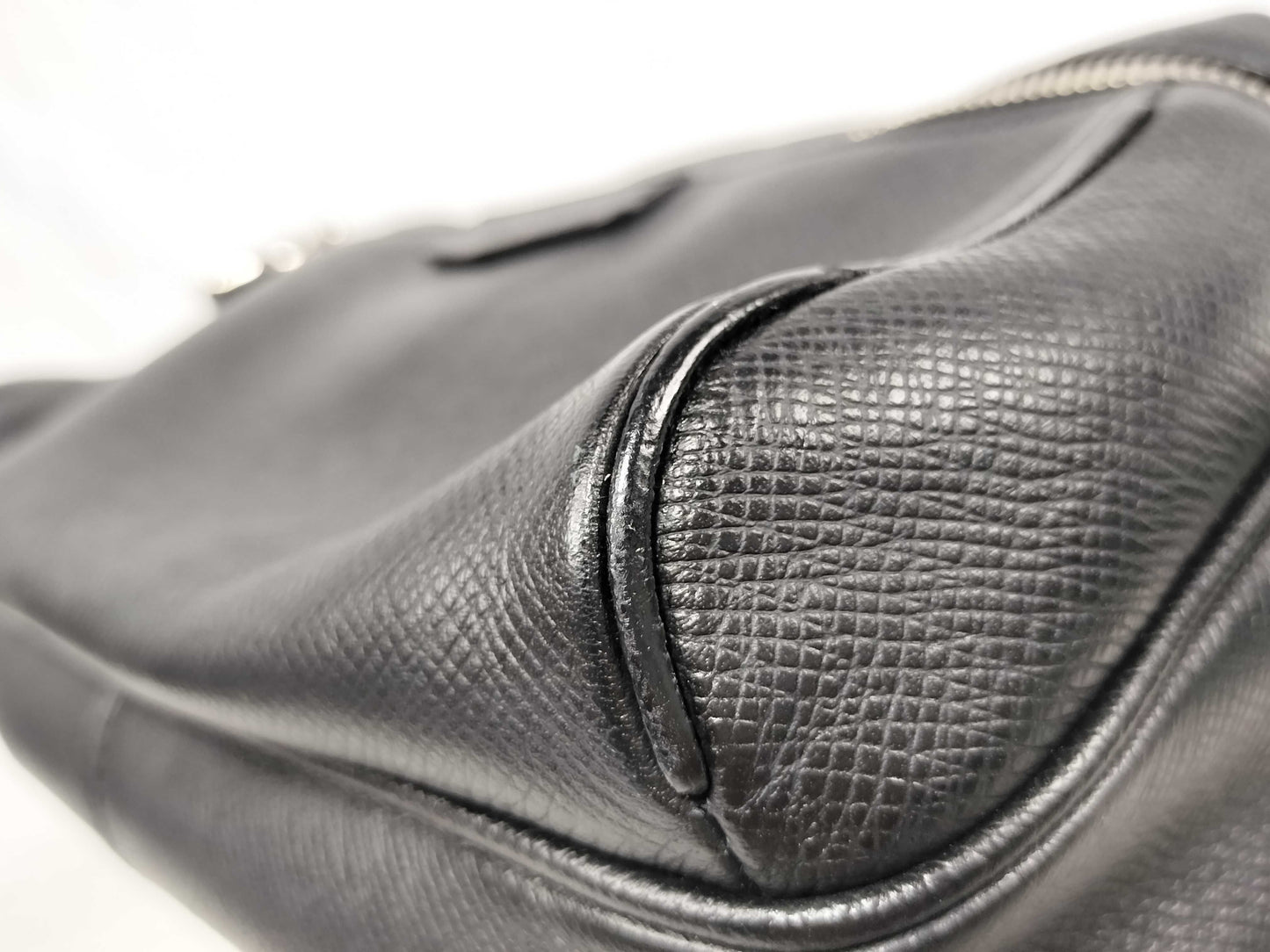 LOUIS VUITTON Taiga Outdoor Messenger PM M33435 FO1168 Black RFID Enabled Shoulder Bag