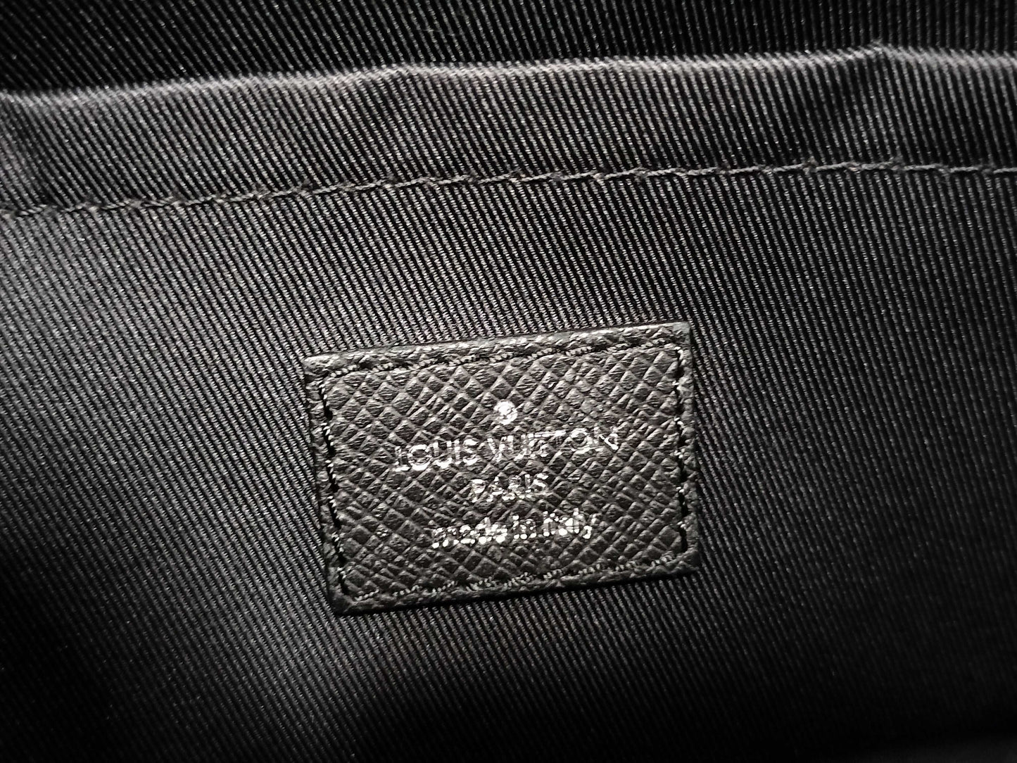 LOUIS VUITTON Taiga Outdoor Messenger PM M33435 FO1168 Black RFID Enabled Shoulder Bag