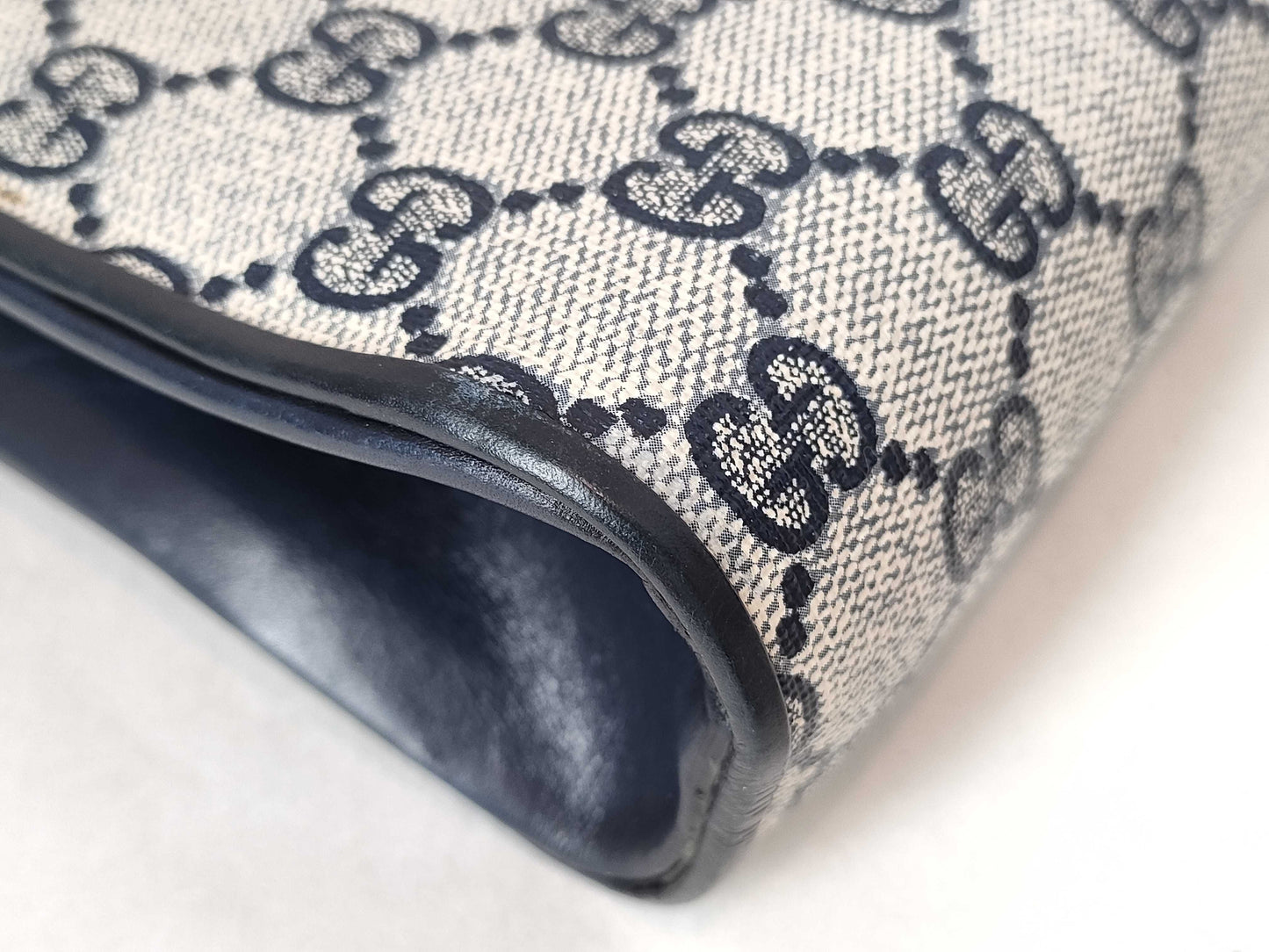GUCCI GG Supreme Gucci Old Shoulder Bag