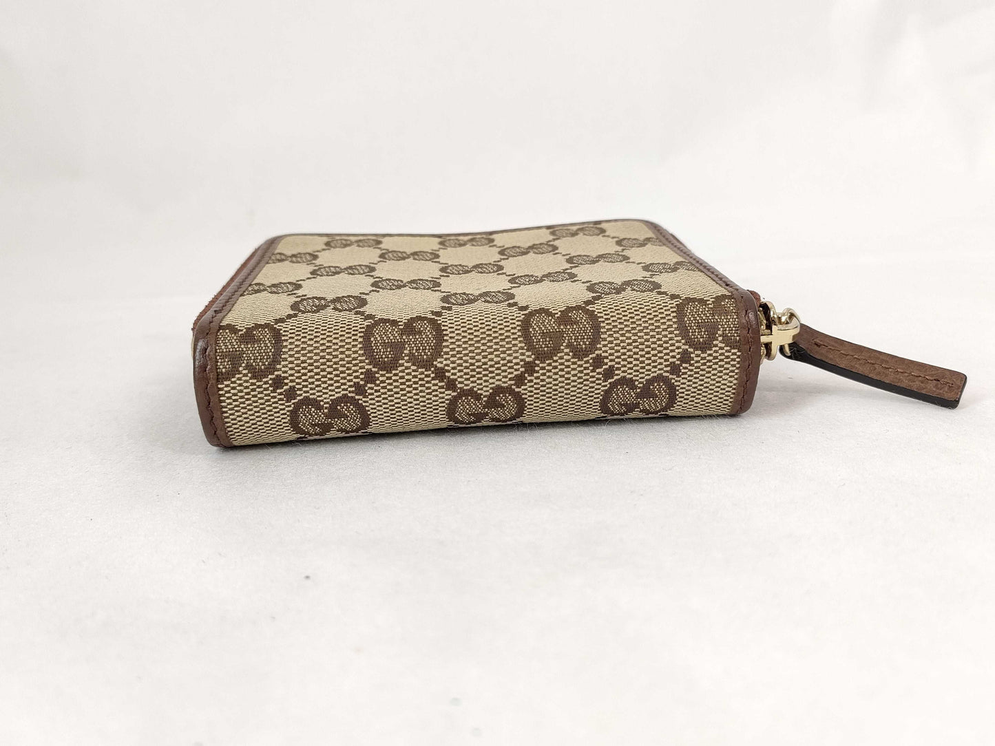 GUCCI GG Canvas Bifold Wallet with Round Zip