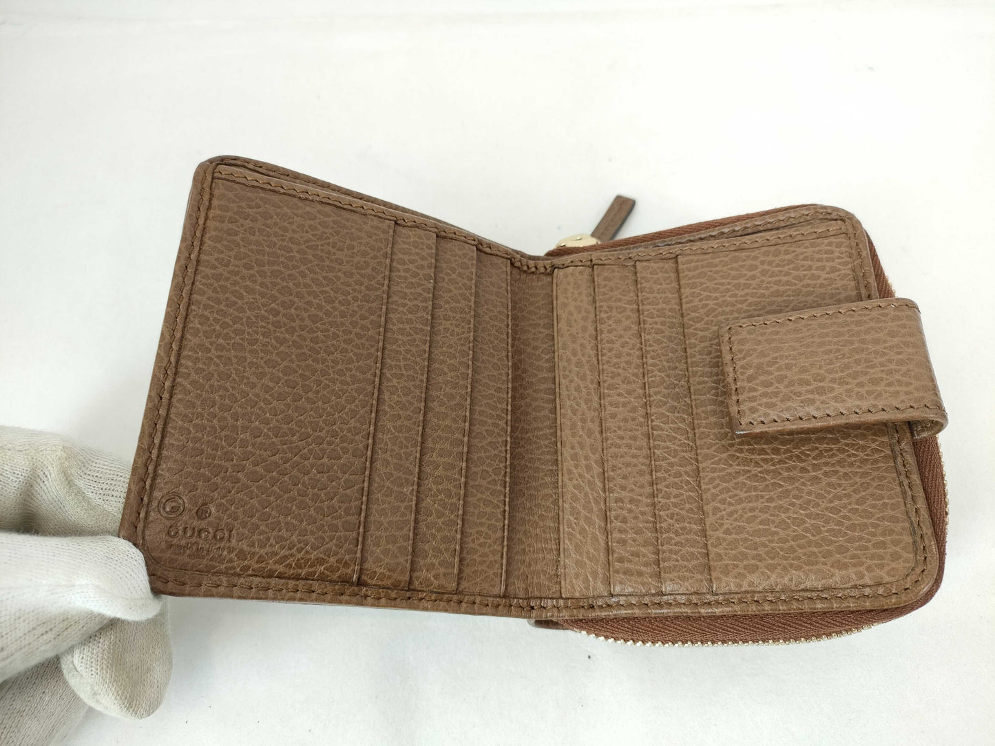 GUCCI GG Canvas Bifold Wallet with Round Zip