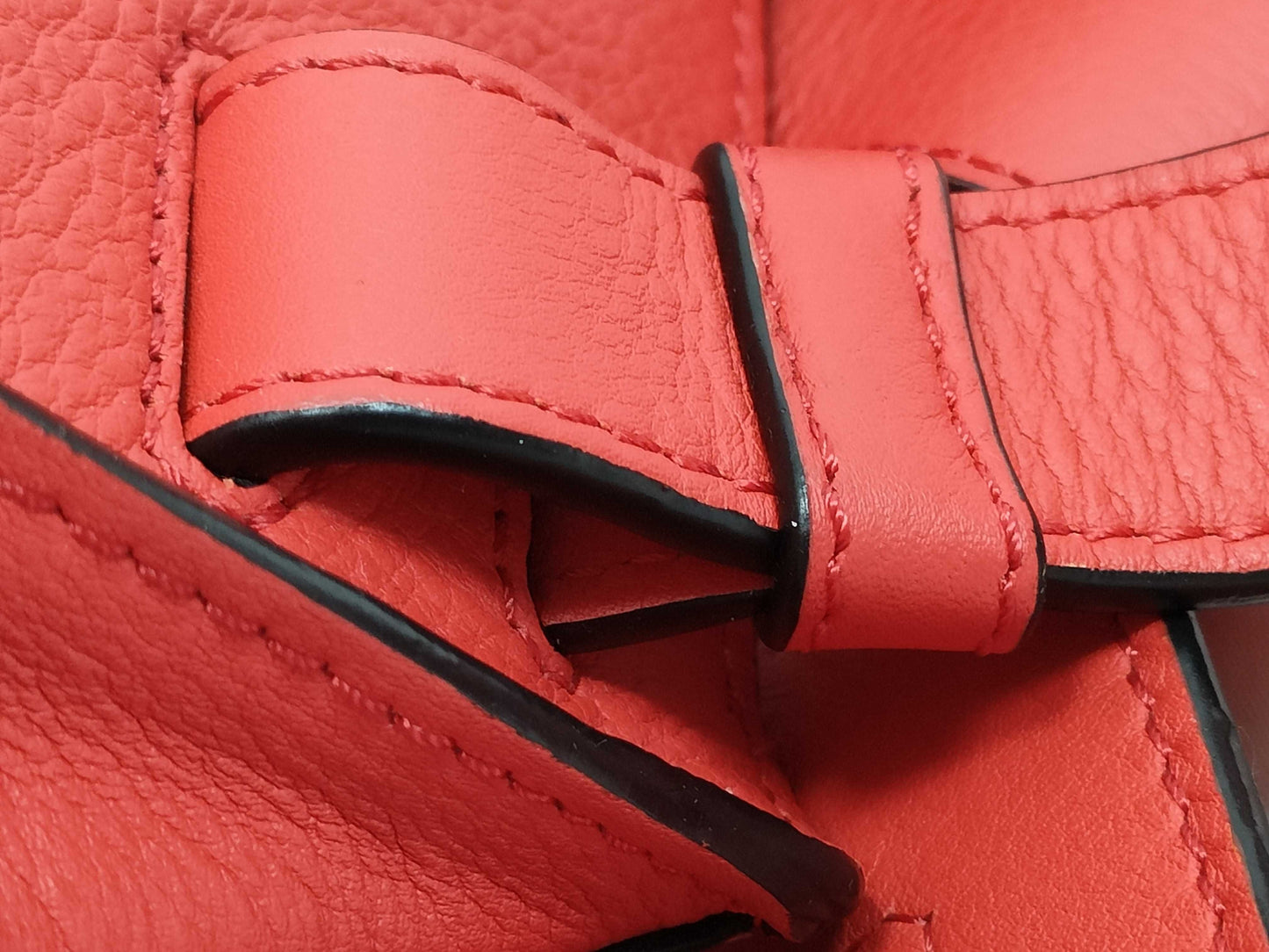 LOEWE Hammock Medium Red Shoulder Bag
