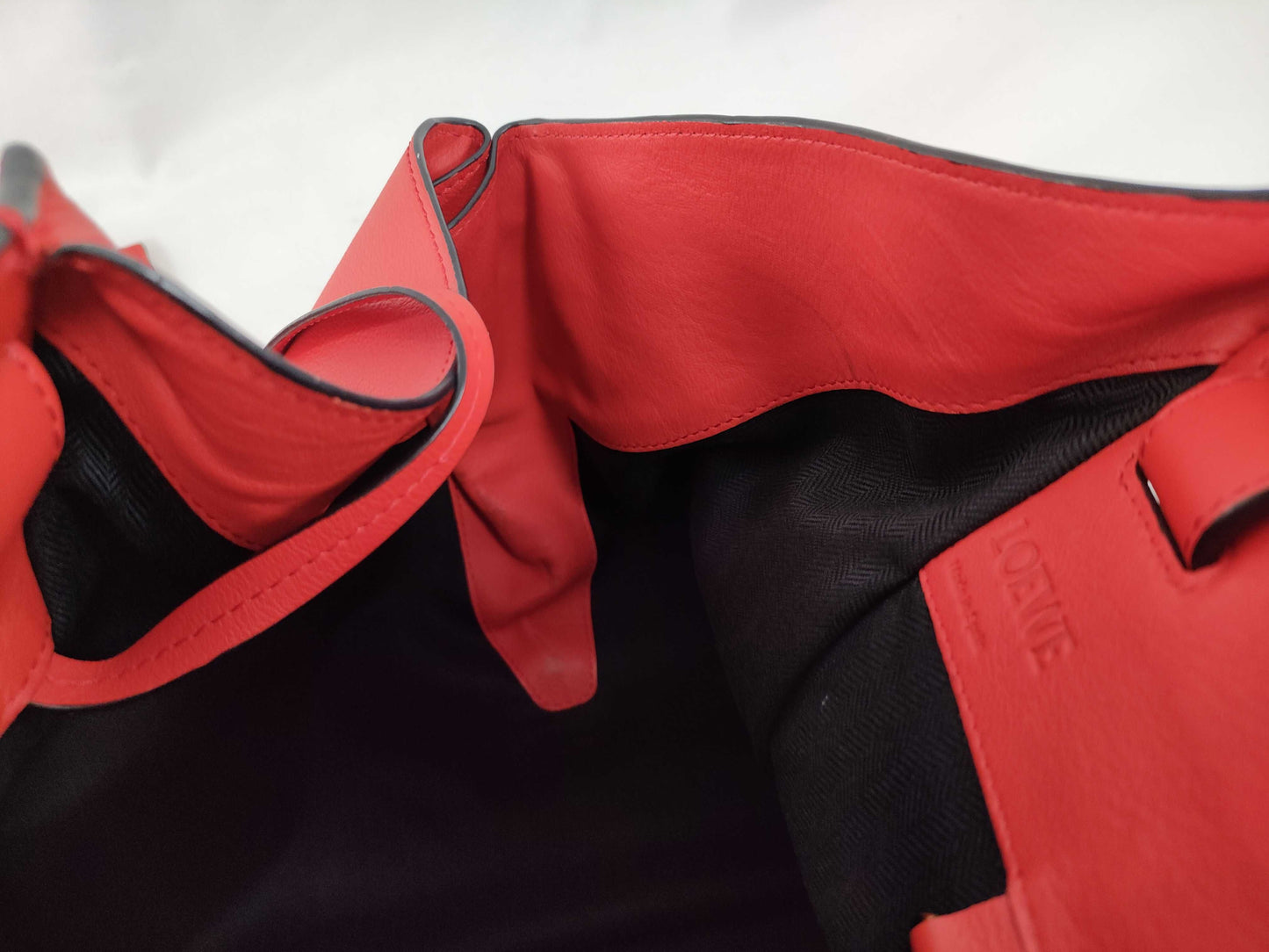 LOEWE Hammock Medium Red Shoulder Bag