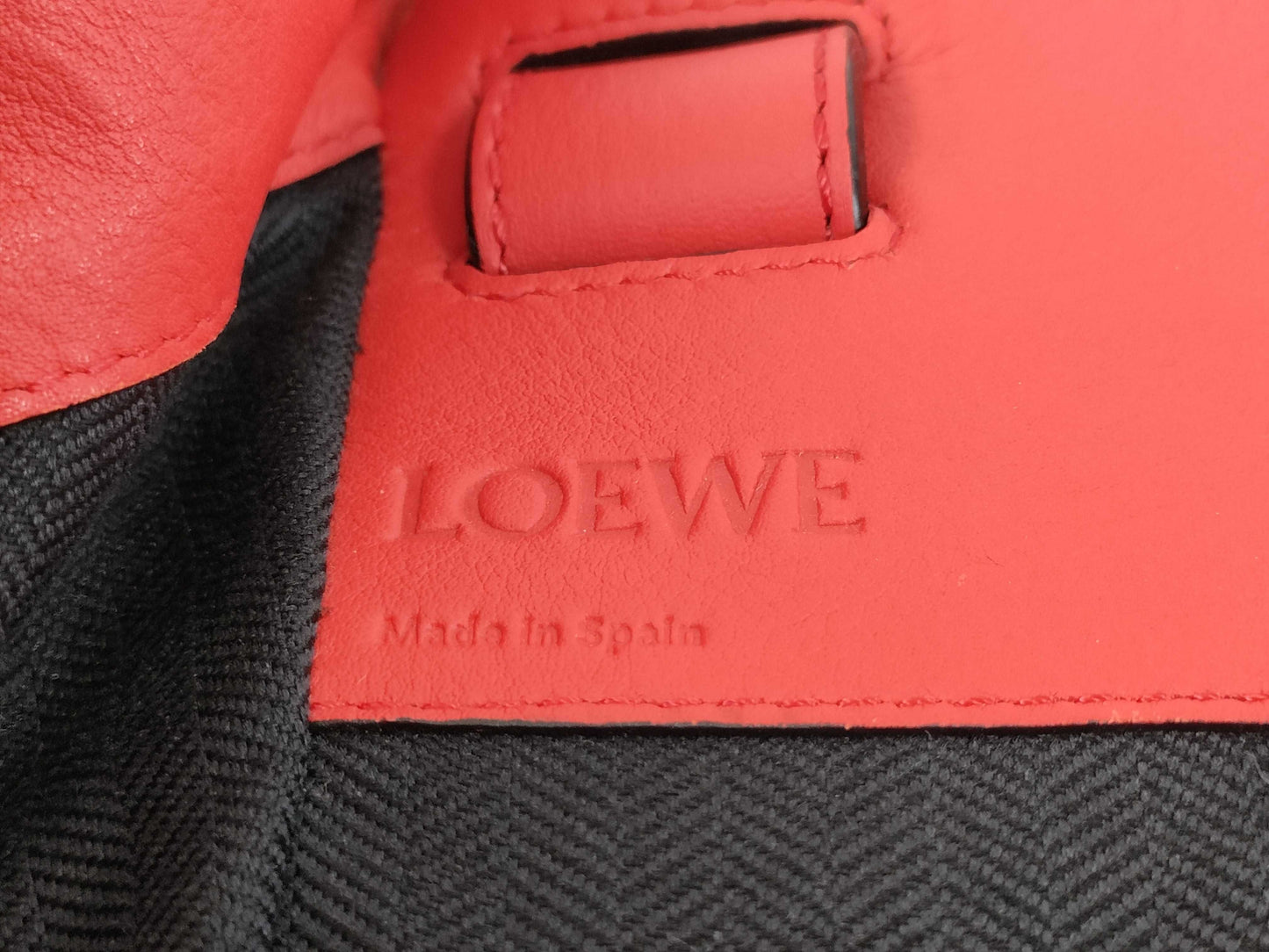 LOEWE Hammock Medium Red Shoulder Bag