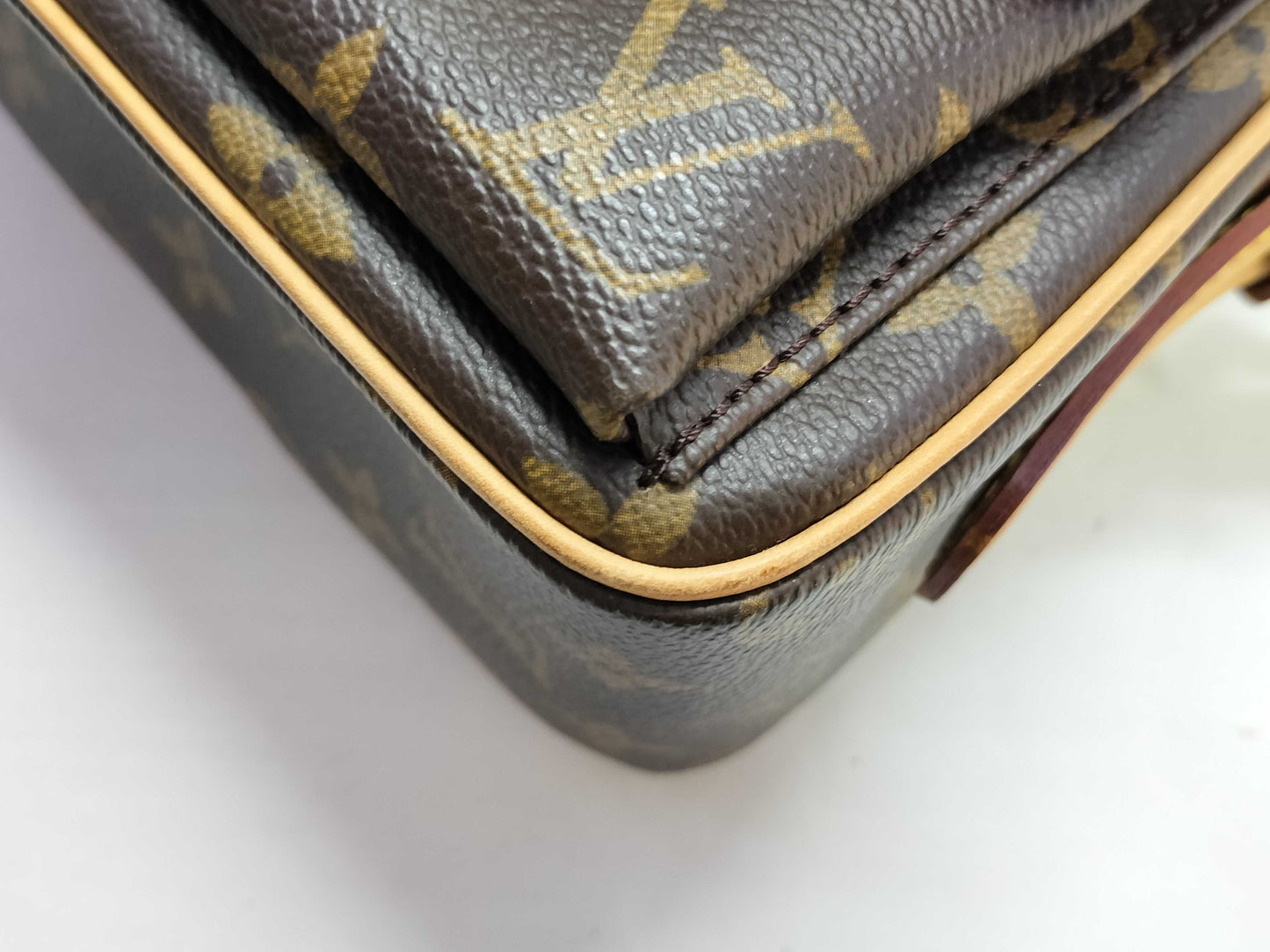LOUIS VUITTON Monogram Viva Cite MM AR1013 Shoulder Bag