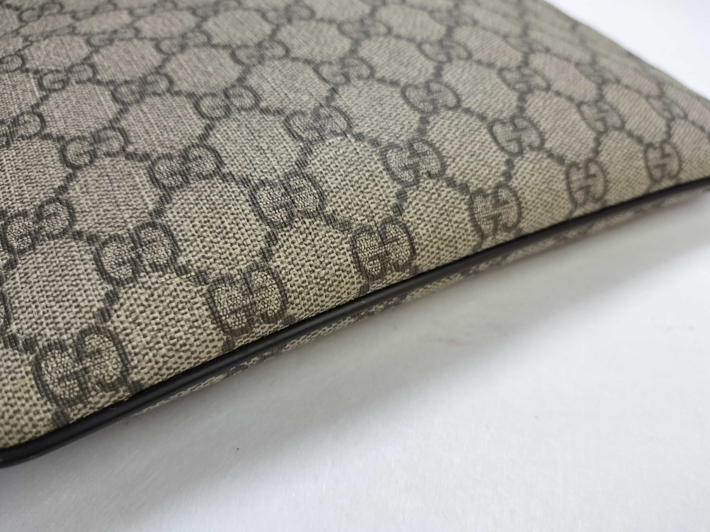 GUCCI GG Supreme Shoulder Bag