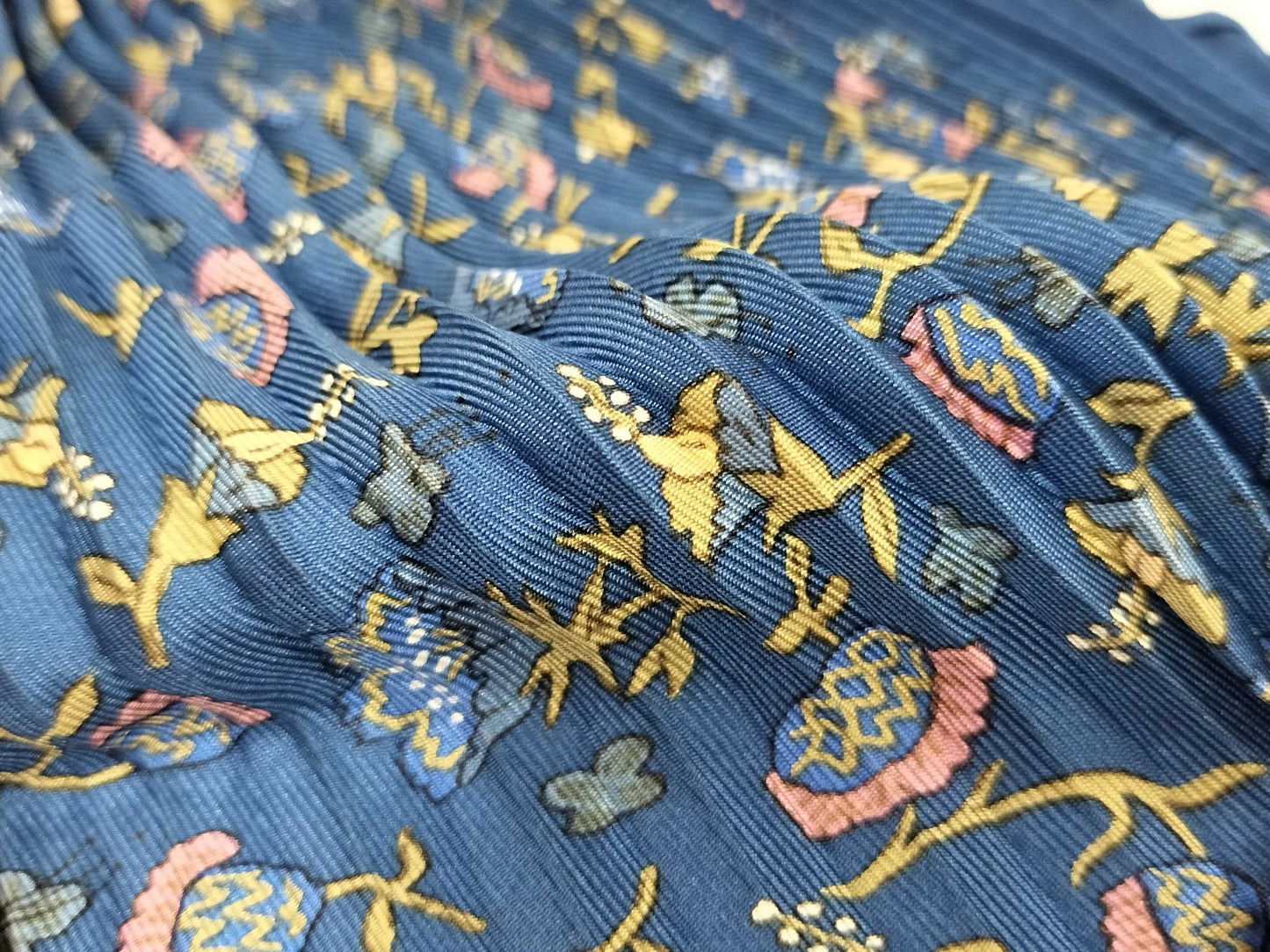 HERMES Carre Hermes Pleated Carre Scarf